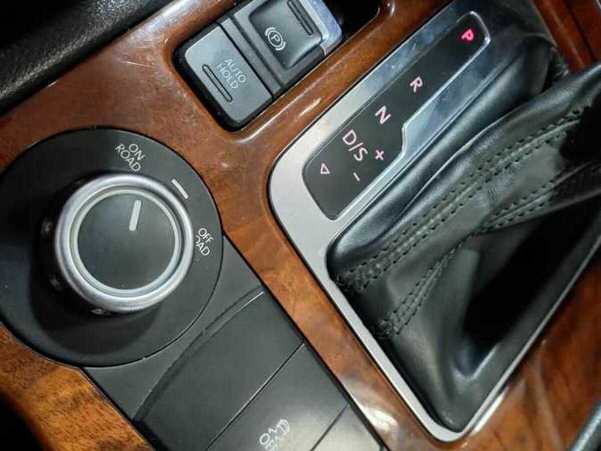 Купить Volkswagen Touareg, 2013, 181 119 км, фото №16