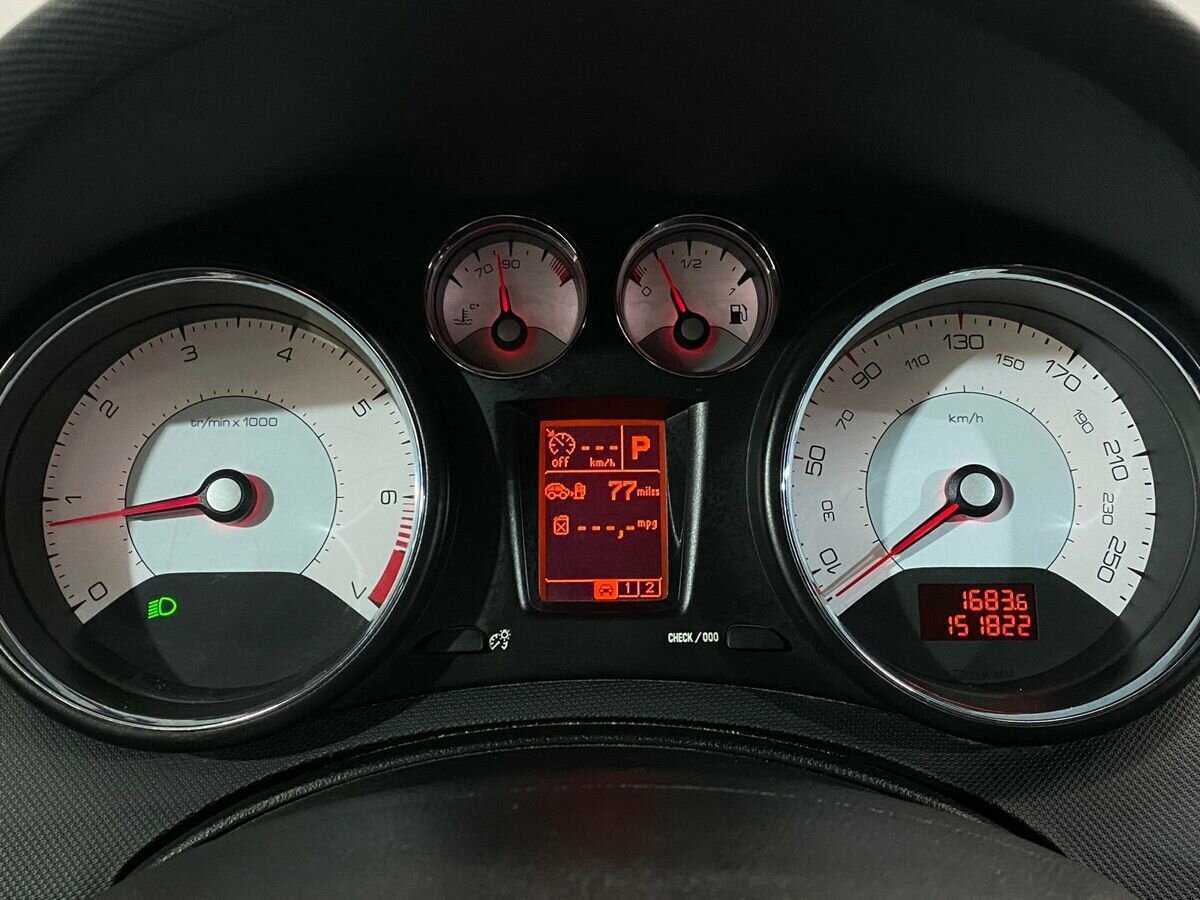 Купить Peugeot 308, 2011, 151 820 км, фото №12