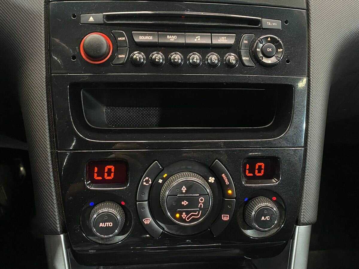 Купить Peugeot 308, 2011, 151 820 км, фото №13