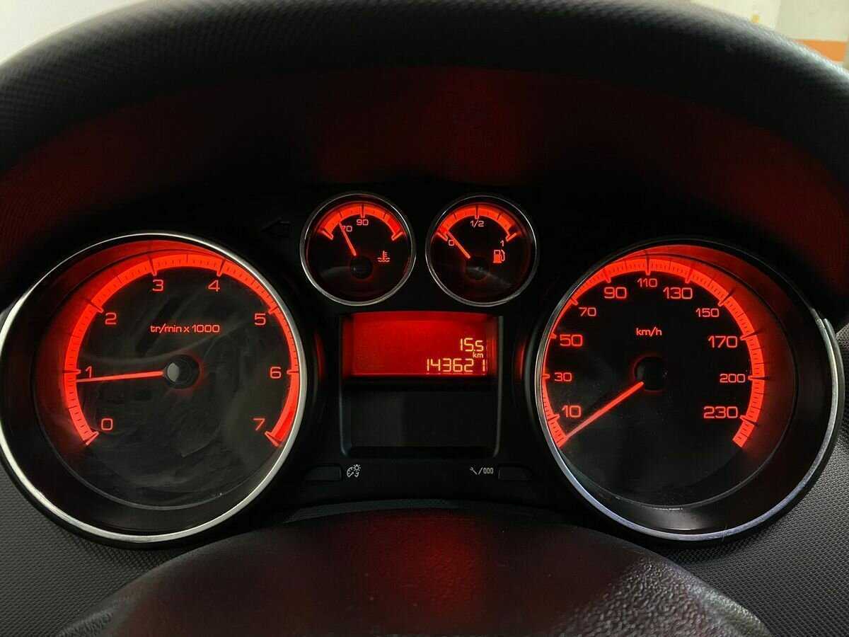 Купить Peugeot 308, 2011, 143 417 км, фото №12