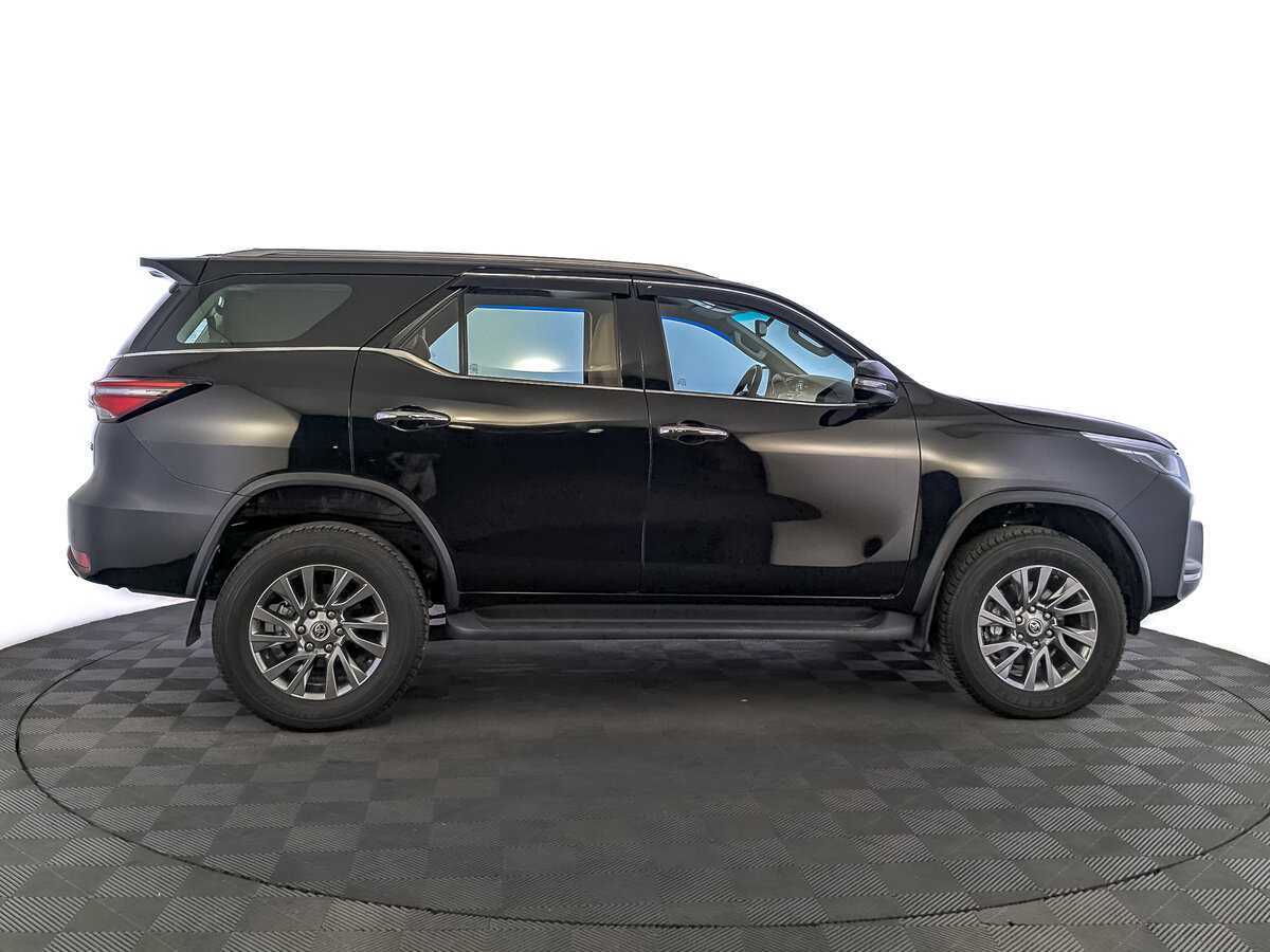Купить Toyota Fortuner, 2022, 9 682 км, фото №4