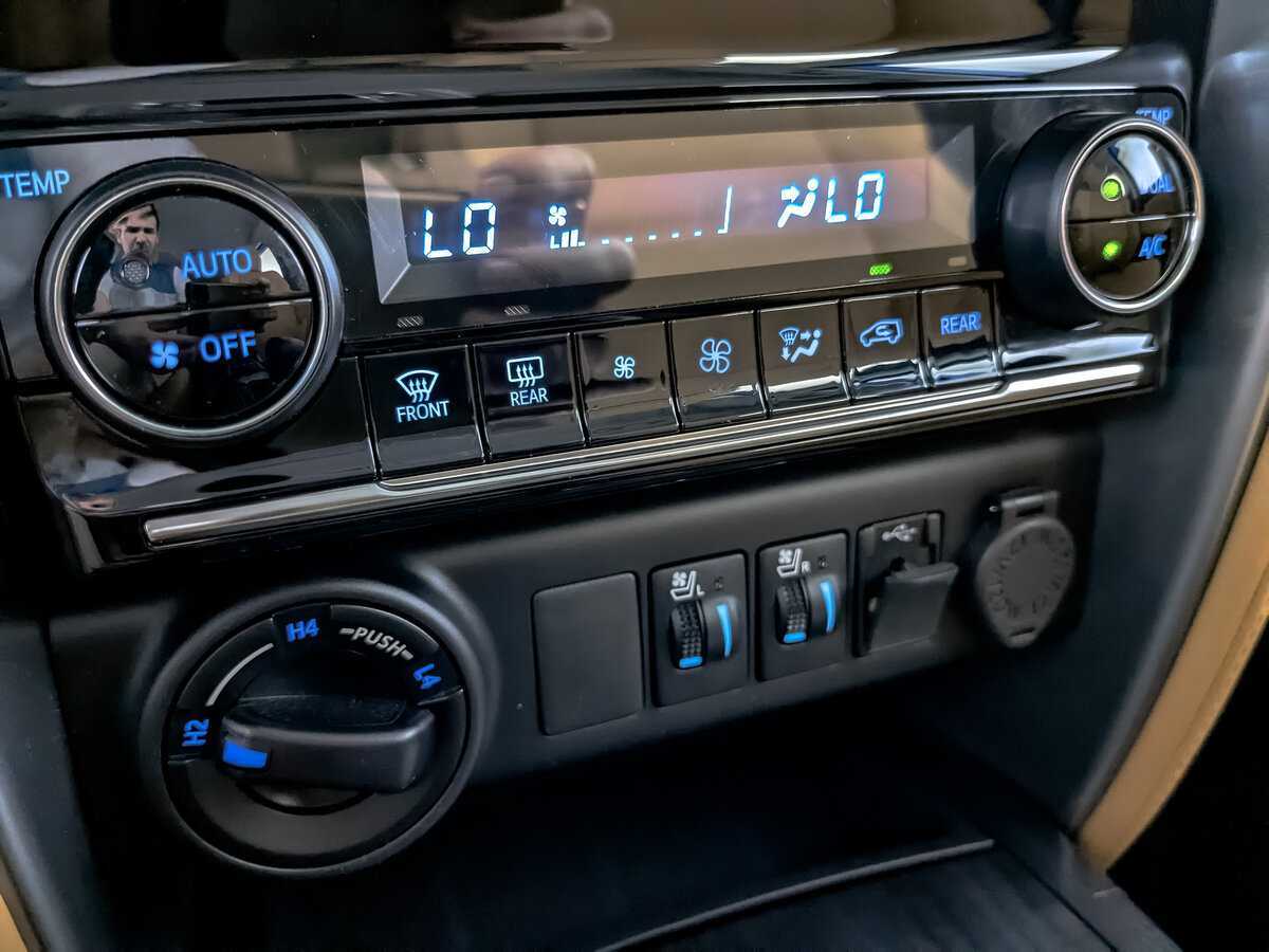 Купить Toyota Fortuner, 2022, 9 682 км, фото №23