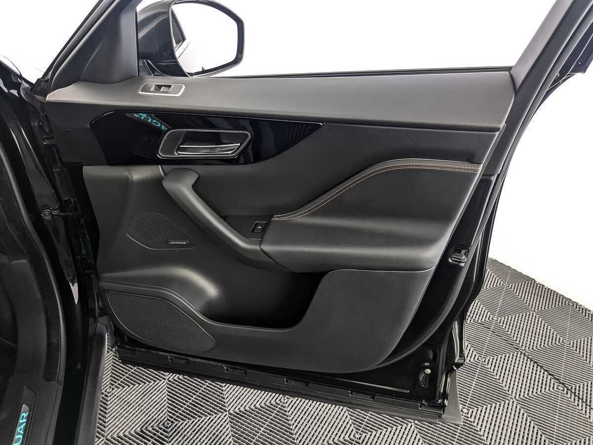 Купить Jaguar F-Pace, 2018, 120 023 км, фото №21