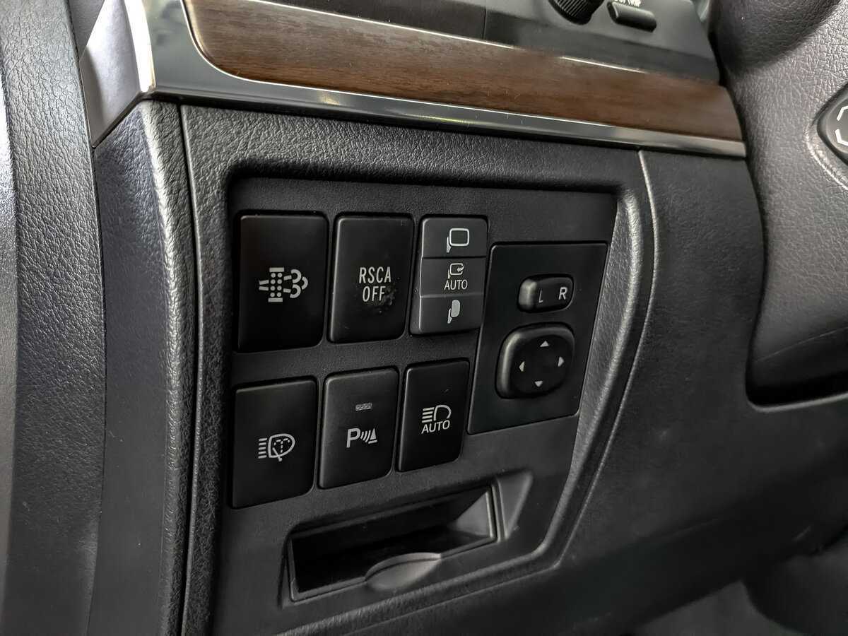 Купить Toyota Land Cruiser, 2018, 317 947 км, фото №23