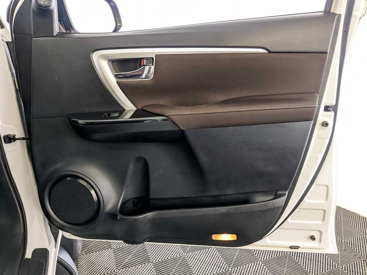 Купить Toyota Fortuner, 2018, 109 199 км, фото №20