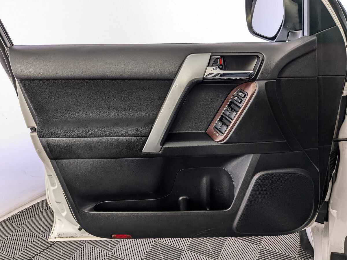 Купить Toyota Land Cruiser Prado, 2016, 122 557 км, фото №15