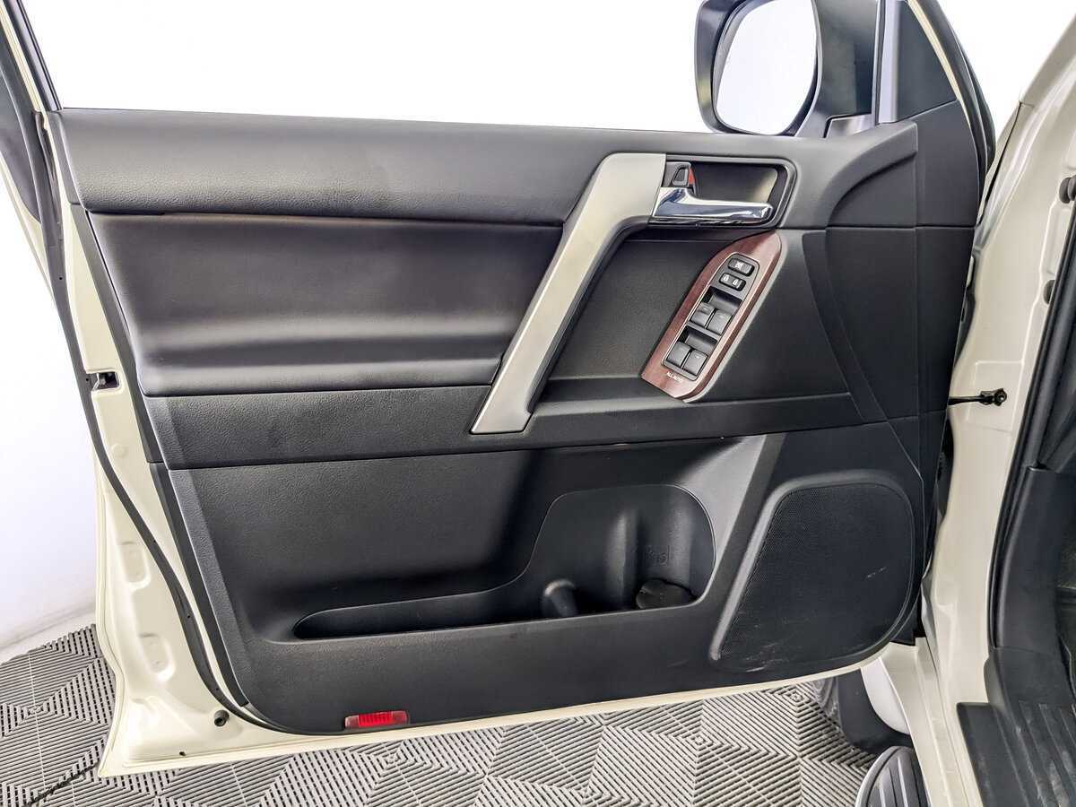 Купить Toyota Land Cruiser Prado, 2017, 55 019 км, фото №15