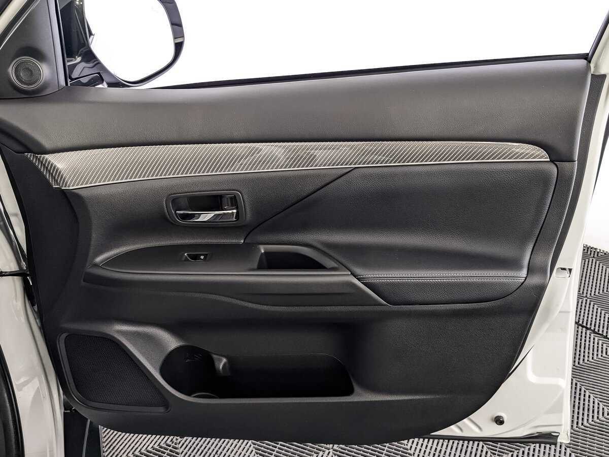 Купить Mitsubishi Outlander, 2021, 98 197 км, фото №19