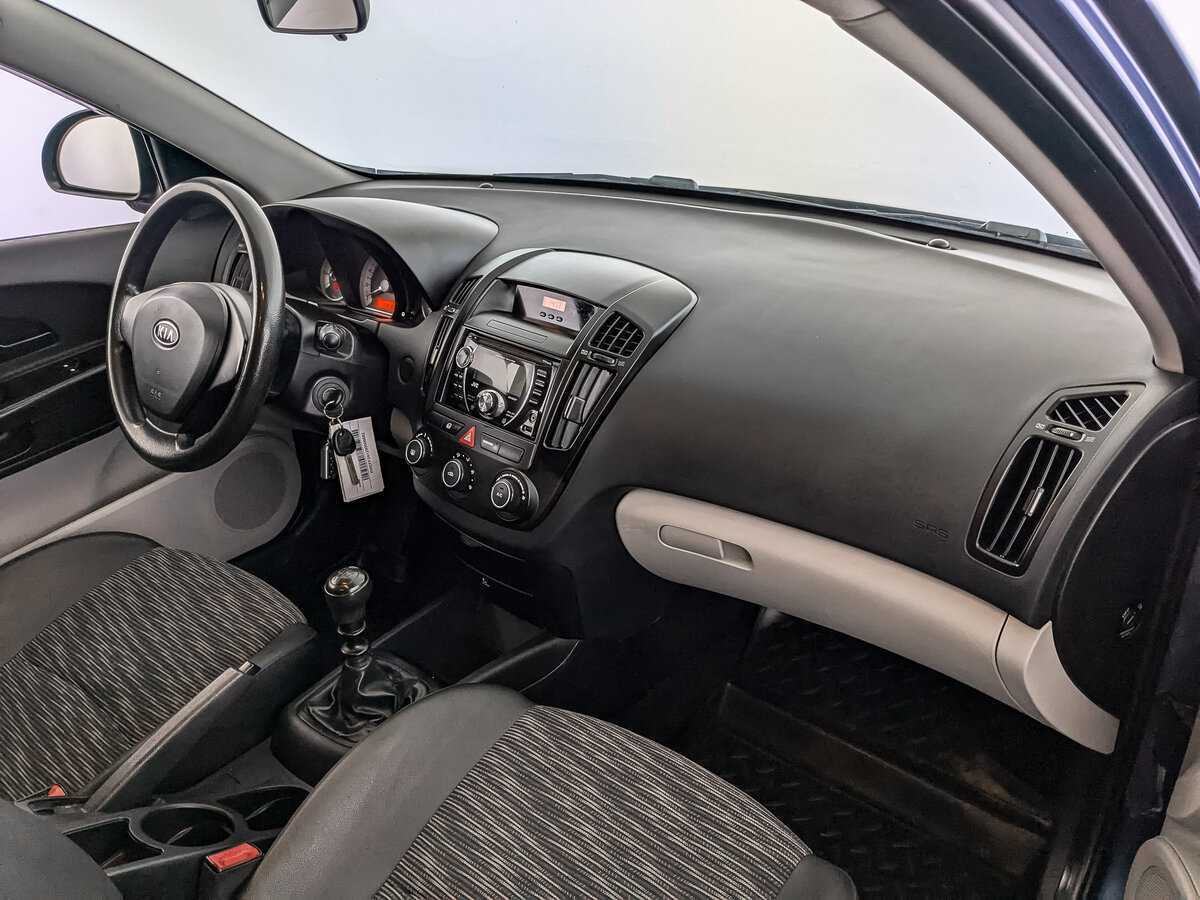 Купить Kia Ceed, 2009, 140 804 км, фото №9