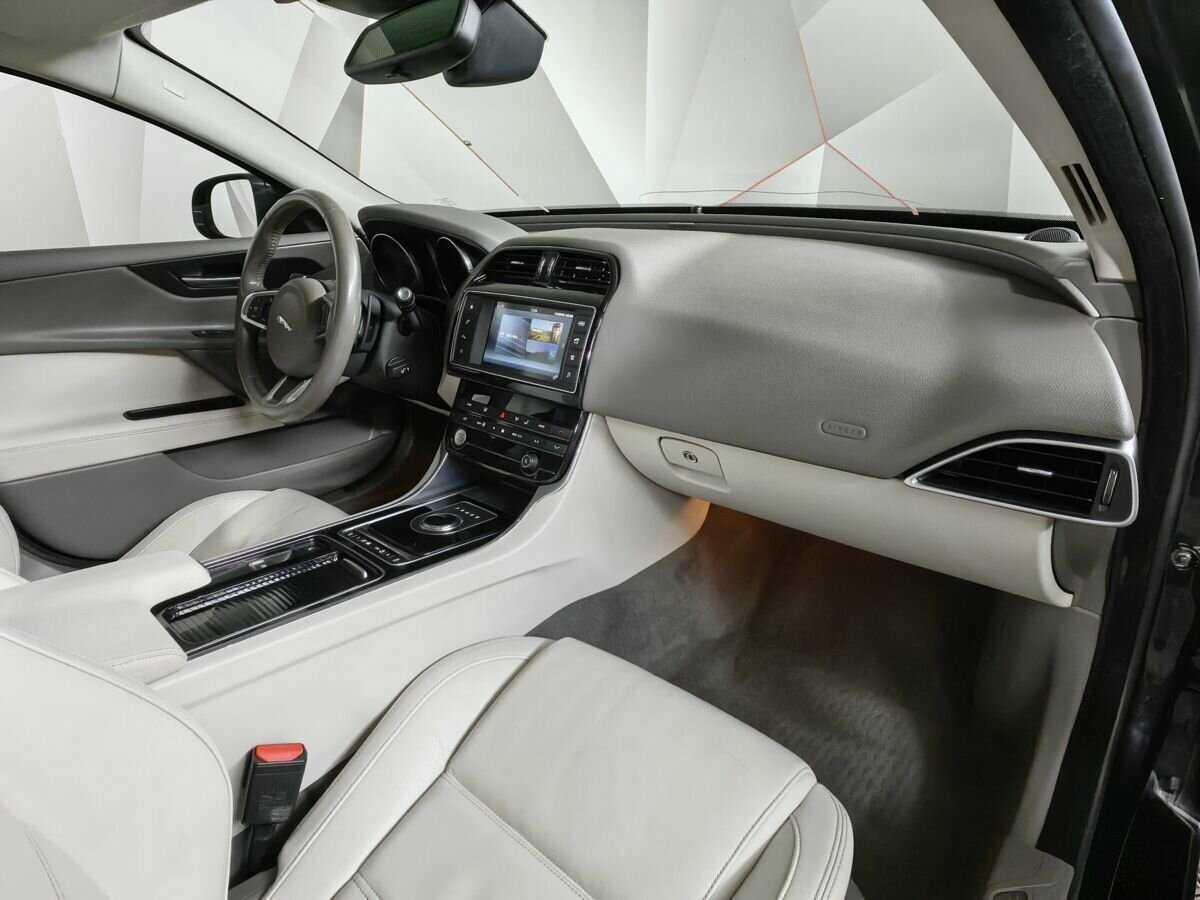 Купить Jaguar XE, 2017, 122 134 км, фото №9