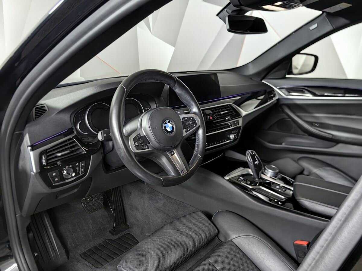 Купить BMW 5 серии 520d, 2017, 61 613 км, фото №12