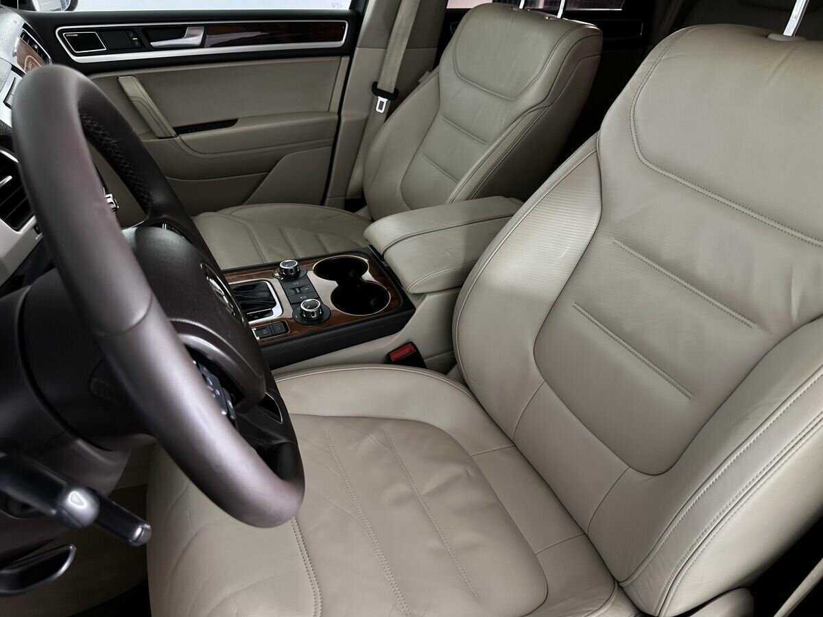 Купить Volkswagen Touareg, 2010, 262 216 км, фото №8