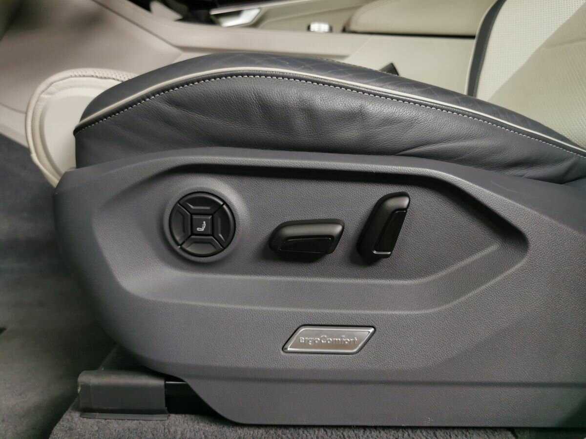 Купить Volkswagen Touareg, 2019, 81 620 км, фото №18