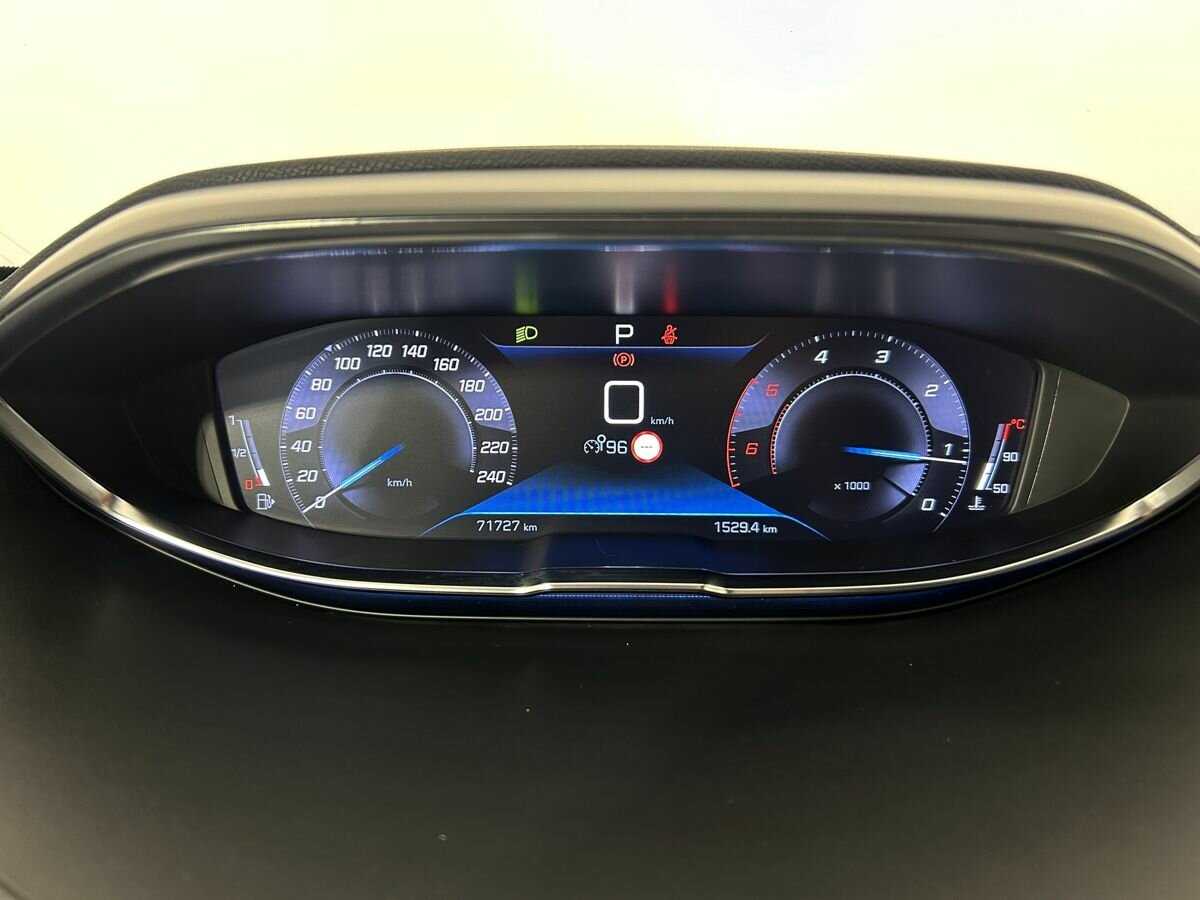 Купить Peugeot 5008, 2020, 71 727 км, фото №9