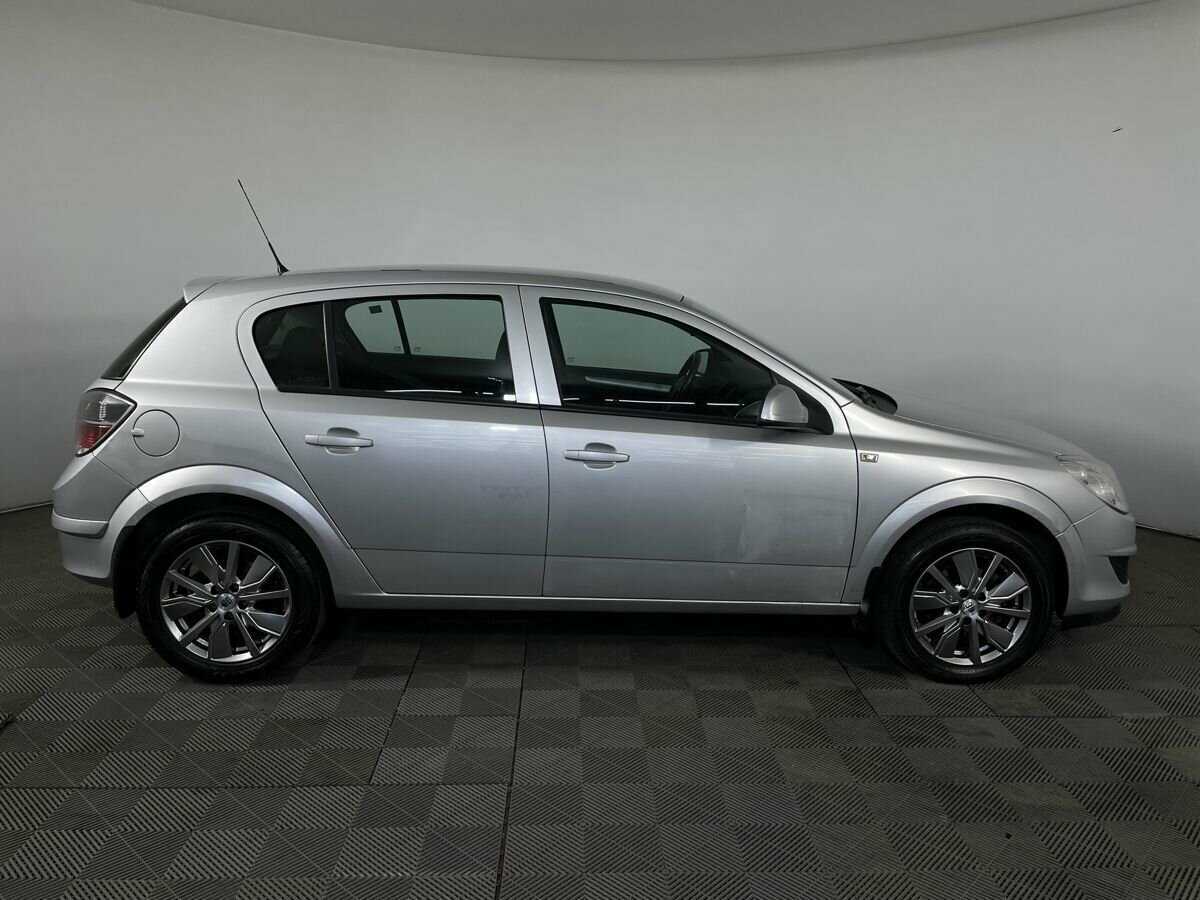 Купить Opel Astra, 2010, 130 499 км, фото №4