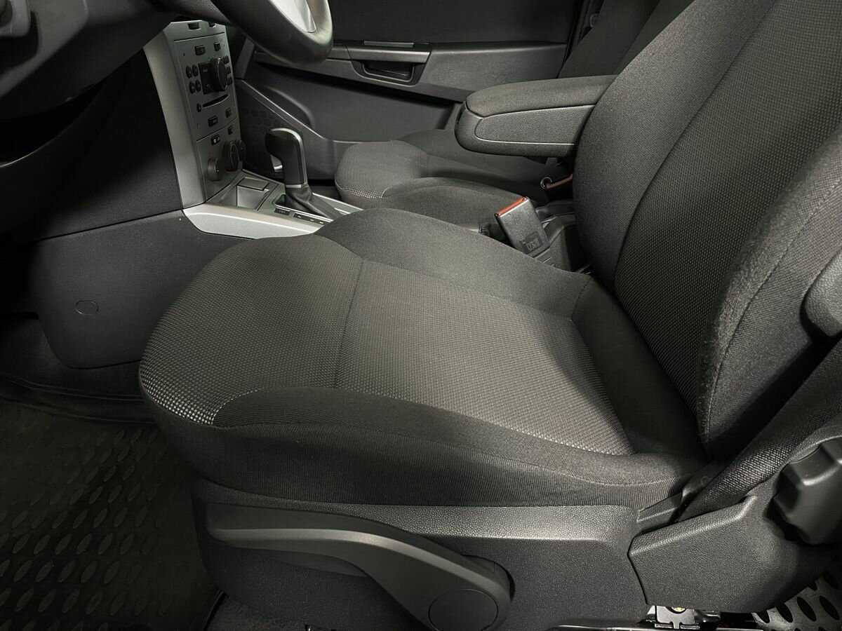 Купить Opel Astra, 2010, 130 499 км, фото №10