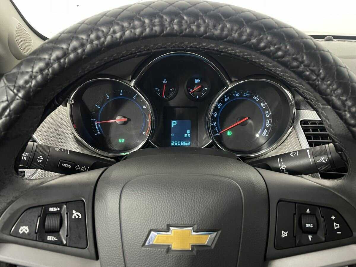 Купить Chevrolet Cruze, 2010, 250 862 км, фото №11