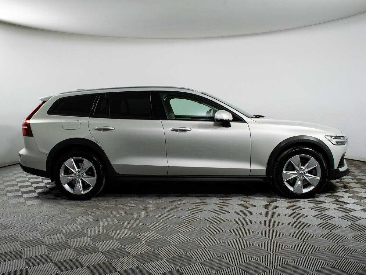 Купить Volvo V60 Cross Country, 2019, 40 533 км, фото №4