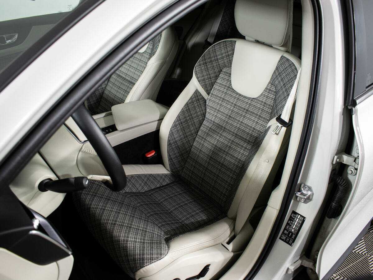 Купить Volvo V60 Cross Country, 2019, 40 533 км, фото №14