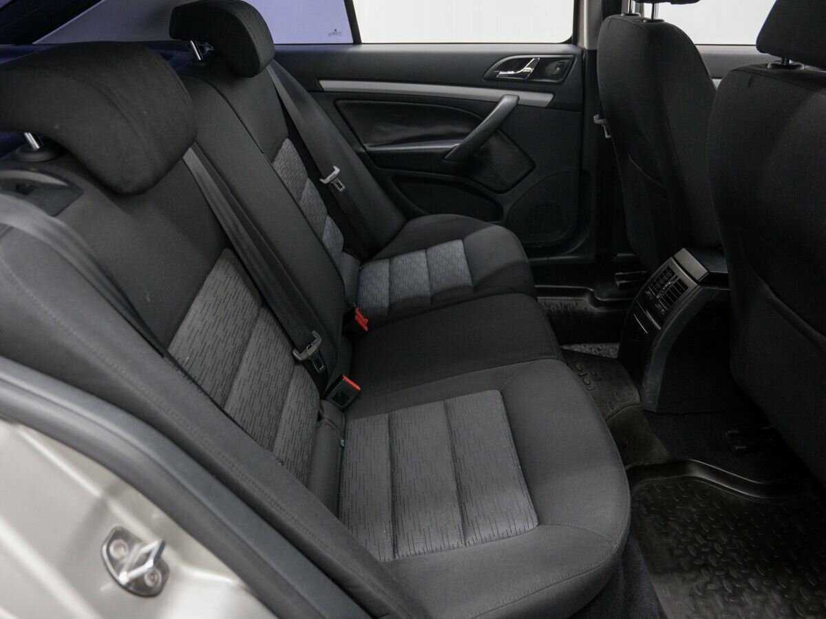 Купить Skoda Octavia, 2011, 302 770 км, фото №9
