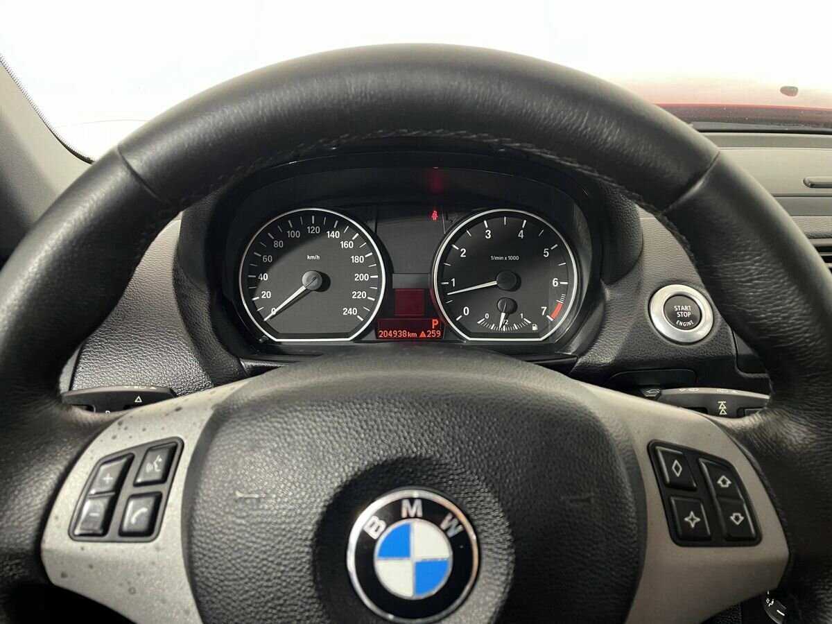 Купить BMW 1 серии 116i, 2010, 204 938 км, фото №10