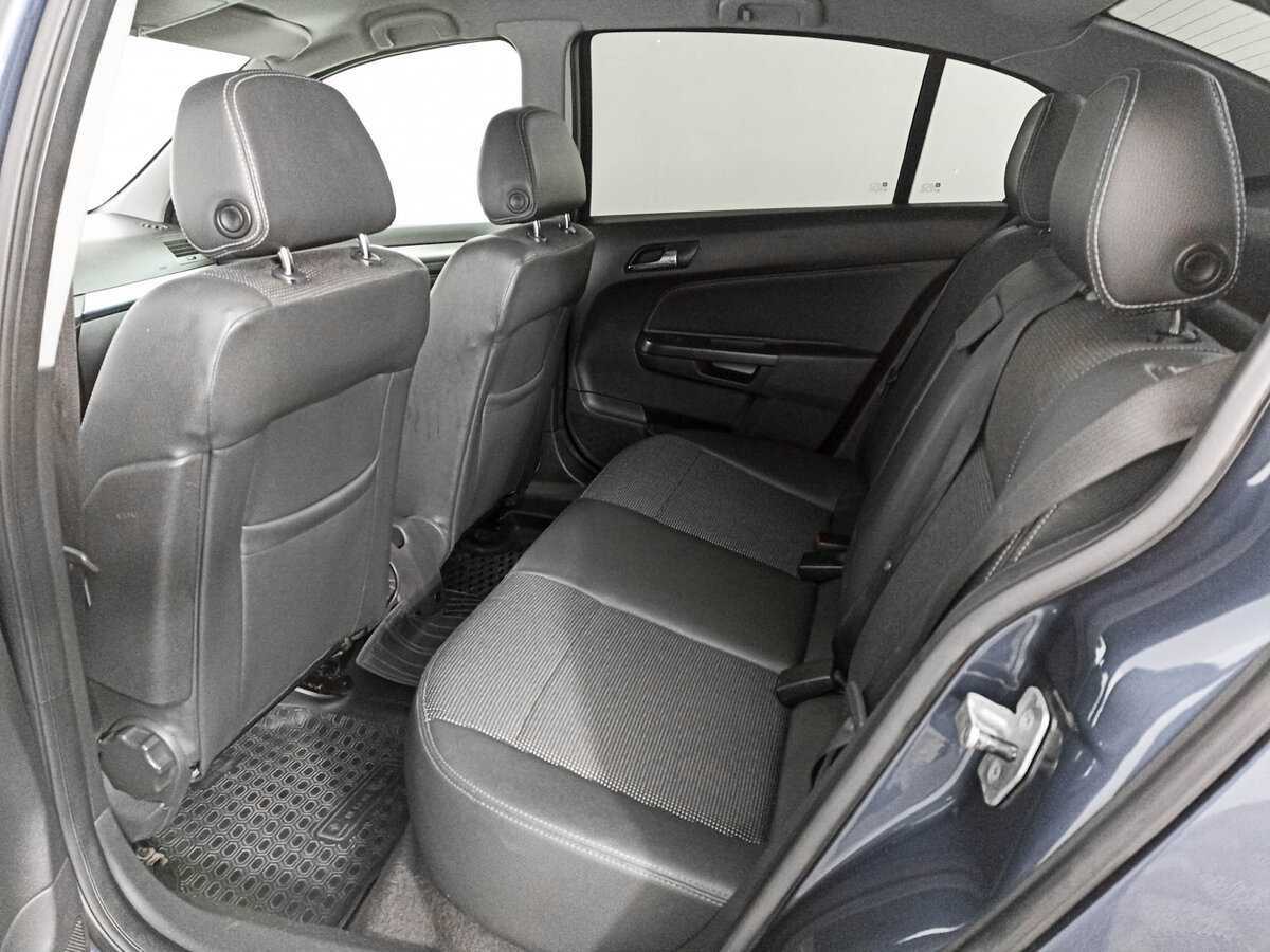 Купить Opel Astra, 2010, 67 783 км, фото №10