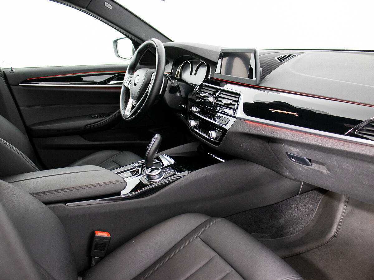 Купить BMW 5 серии 520d xDrive, 2017, 79 900 км, фото №8