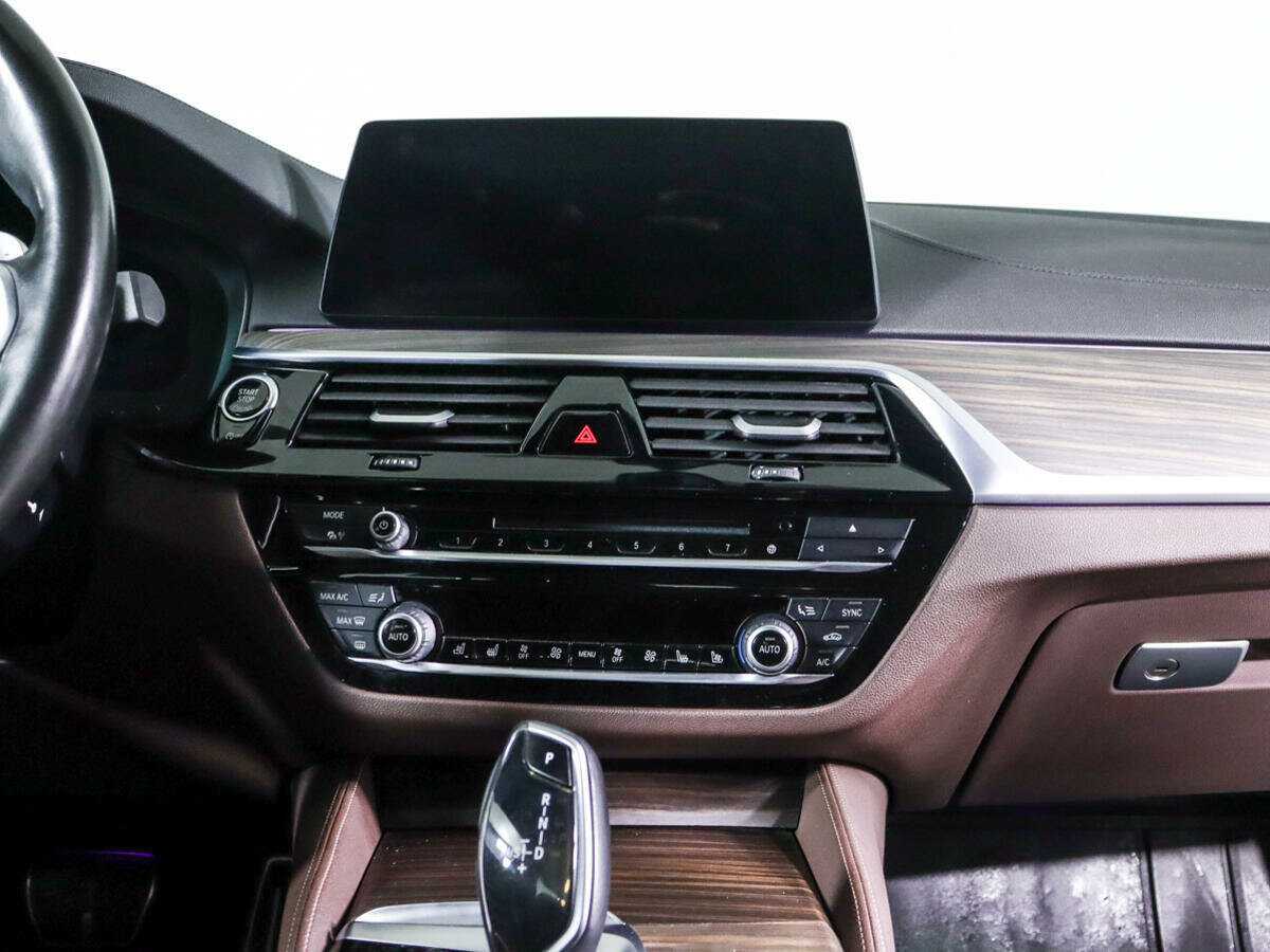 Купить BMW 5 серии 530d xDrive, 2019, 157 807 км, фото №13