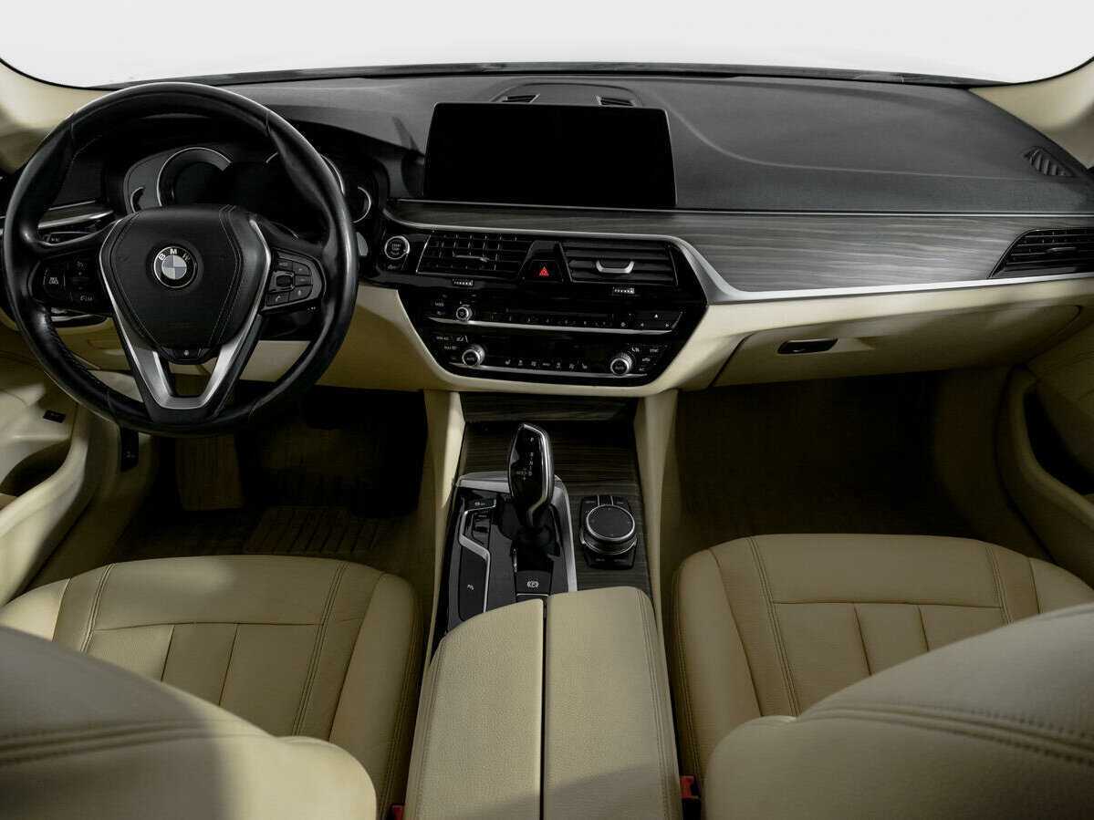 Купить BMW 5 серии 530i xDrive, 2017, 110 000 км, фото №11