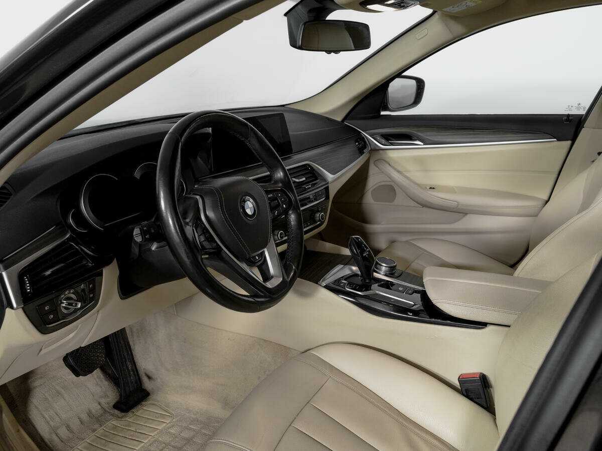 Купить BMW 5 серии 530i xDrive, 2017, 110 000 км, фото №15