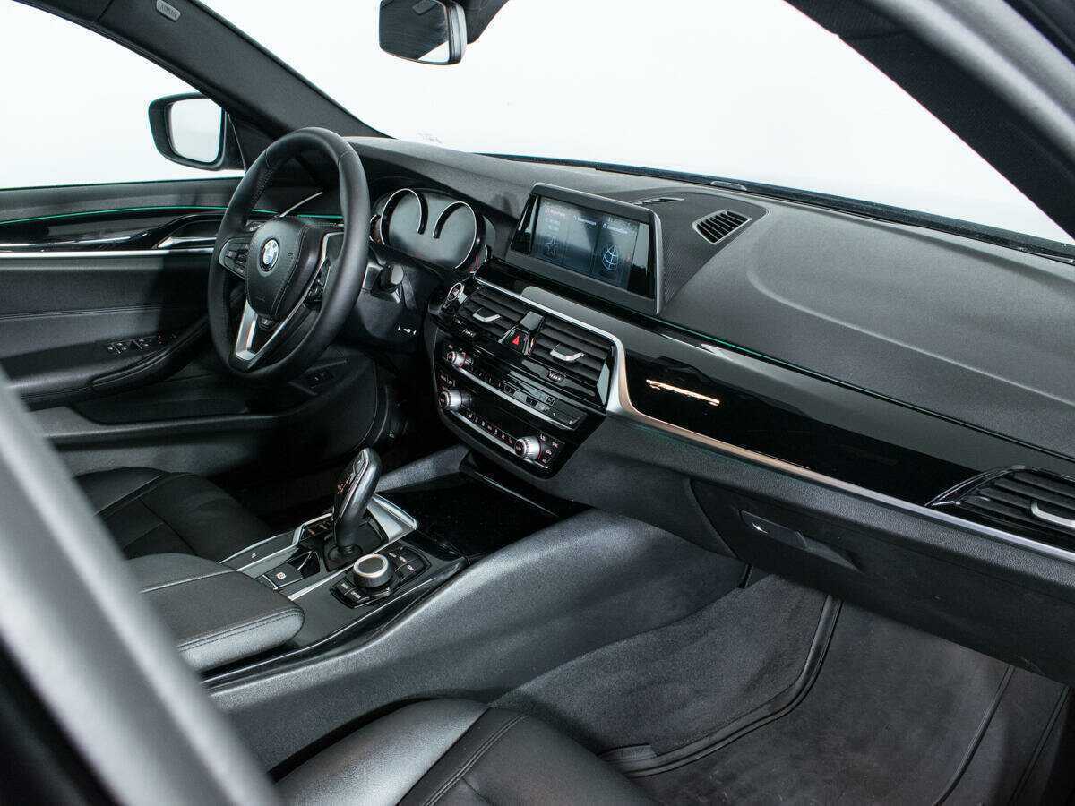 Купить BMW 5 серии 520d xDrive, 2018, 69 787 км, фото №9