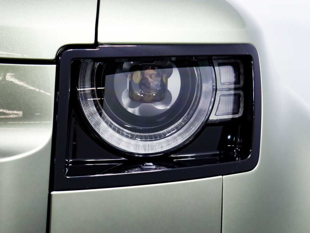 Купить Land Rover Defender 110, 2021, 129 130 км, фото №15