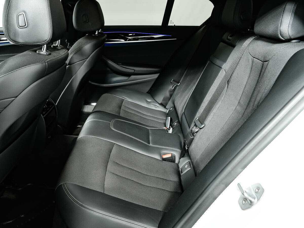 Купить BMW 5 серии 520d, 2018, 86 606 км, фото №11