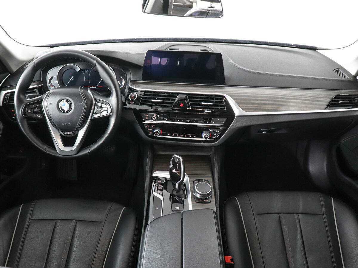 Купить BMW 5 серии 520d xDrive, 2017, 72 683 км, фото №11