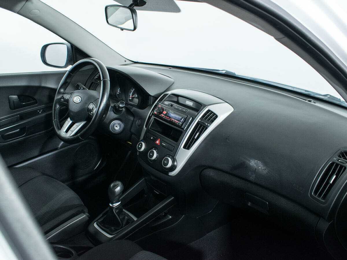 Купить Kia Ceed, 2010, 204 772 км, фото №9