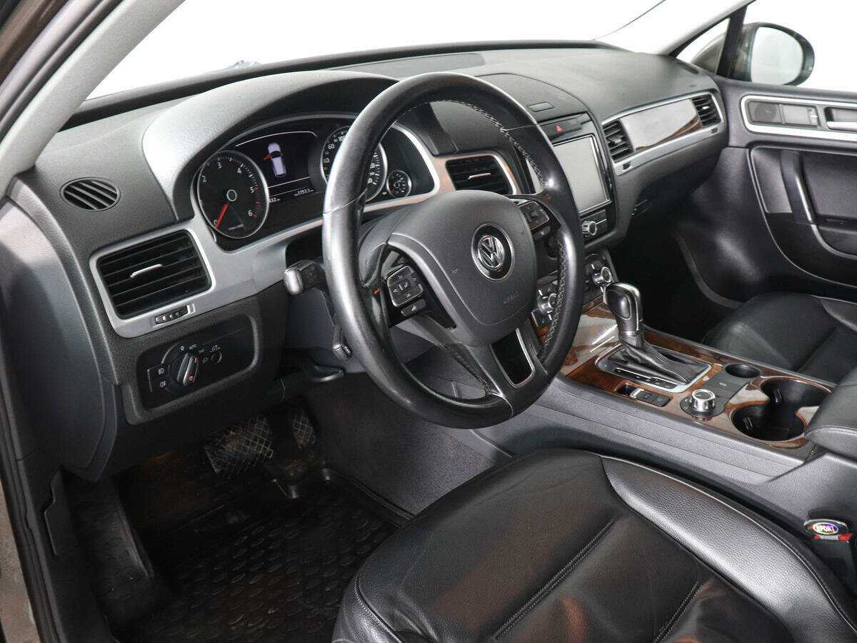 Купить Volkswagen Touareg, 2010, 223 431 км, фото №9