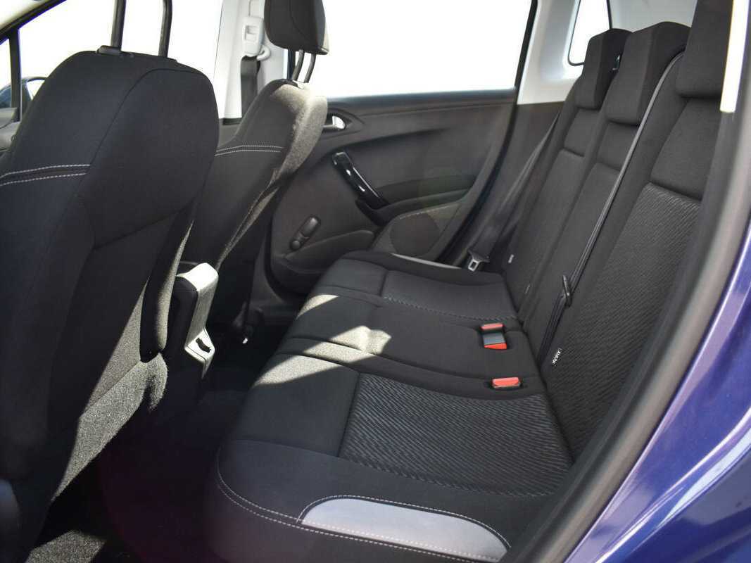 Купить Peugeot 2008, 2014, 107 929 км, фото №10