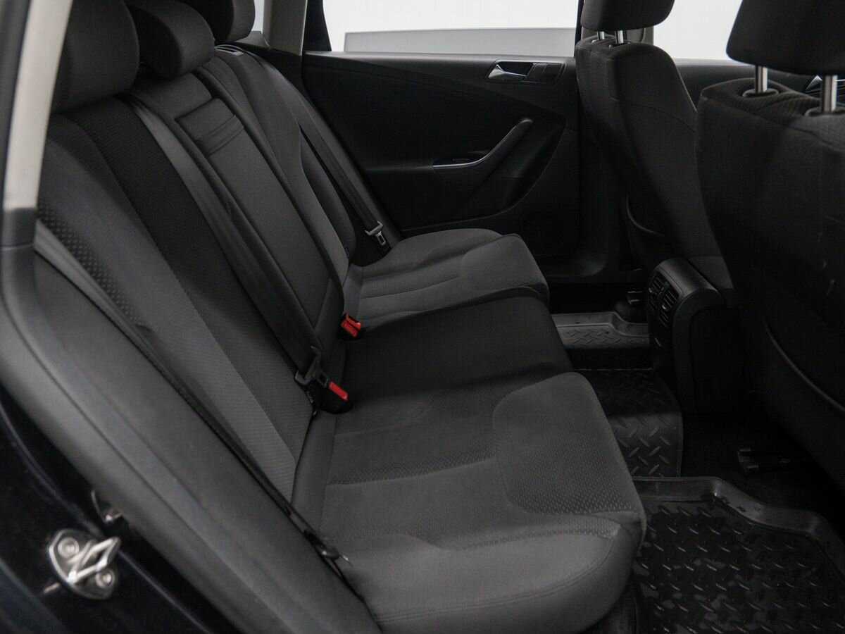 Купить Volkswagen Passat, 2010, 316 610 км, фото №9