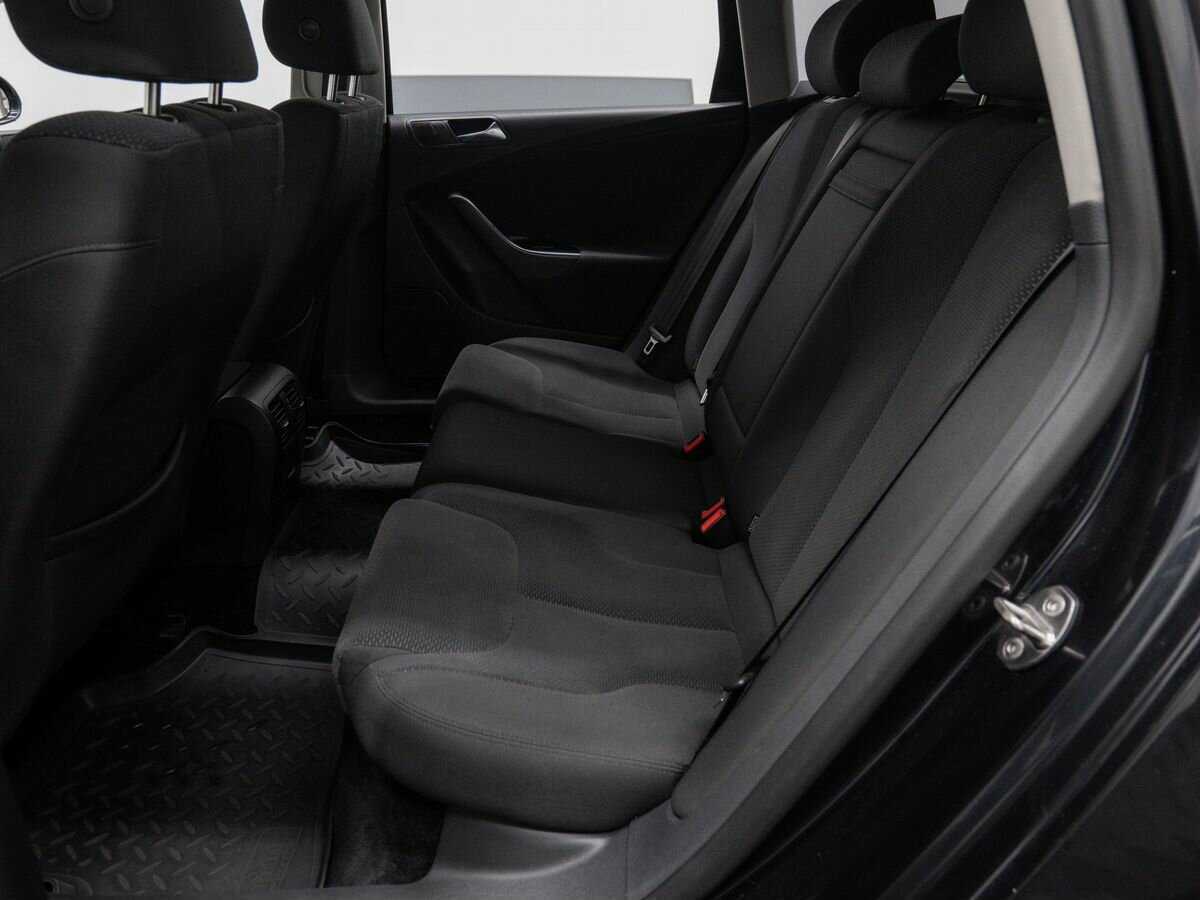 Купить Volkswagen Passat, 2010, 316 610 км, фото №12