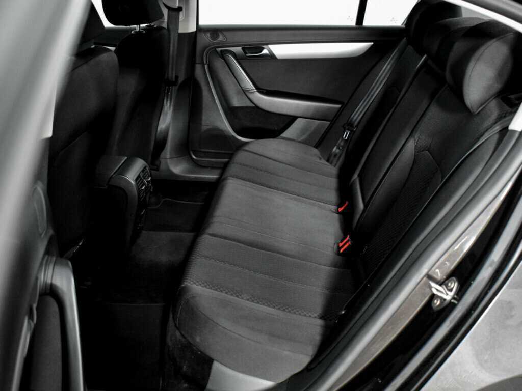 Купить Volkswagen Passat, 2011, 248 793 км, фото №8