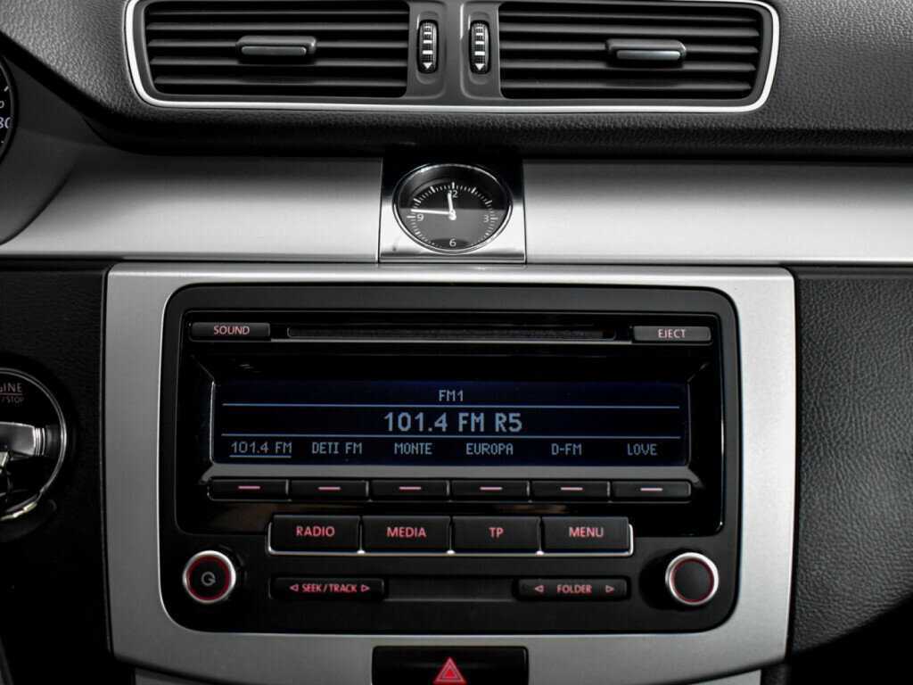 Купить Volkswagen Passat, 2011, 248 793 км, фото №10