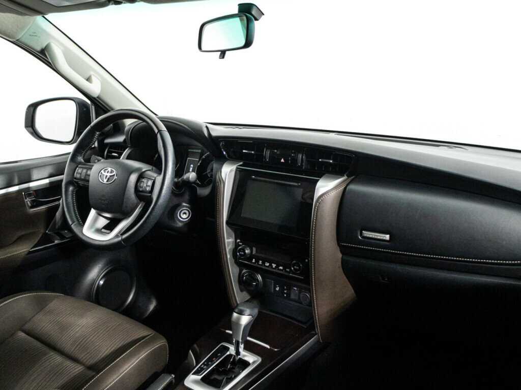 Купить Toyota Fortuner, 2019, 69 233 км, фото №7