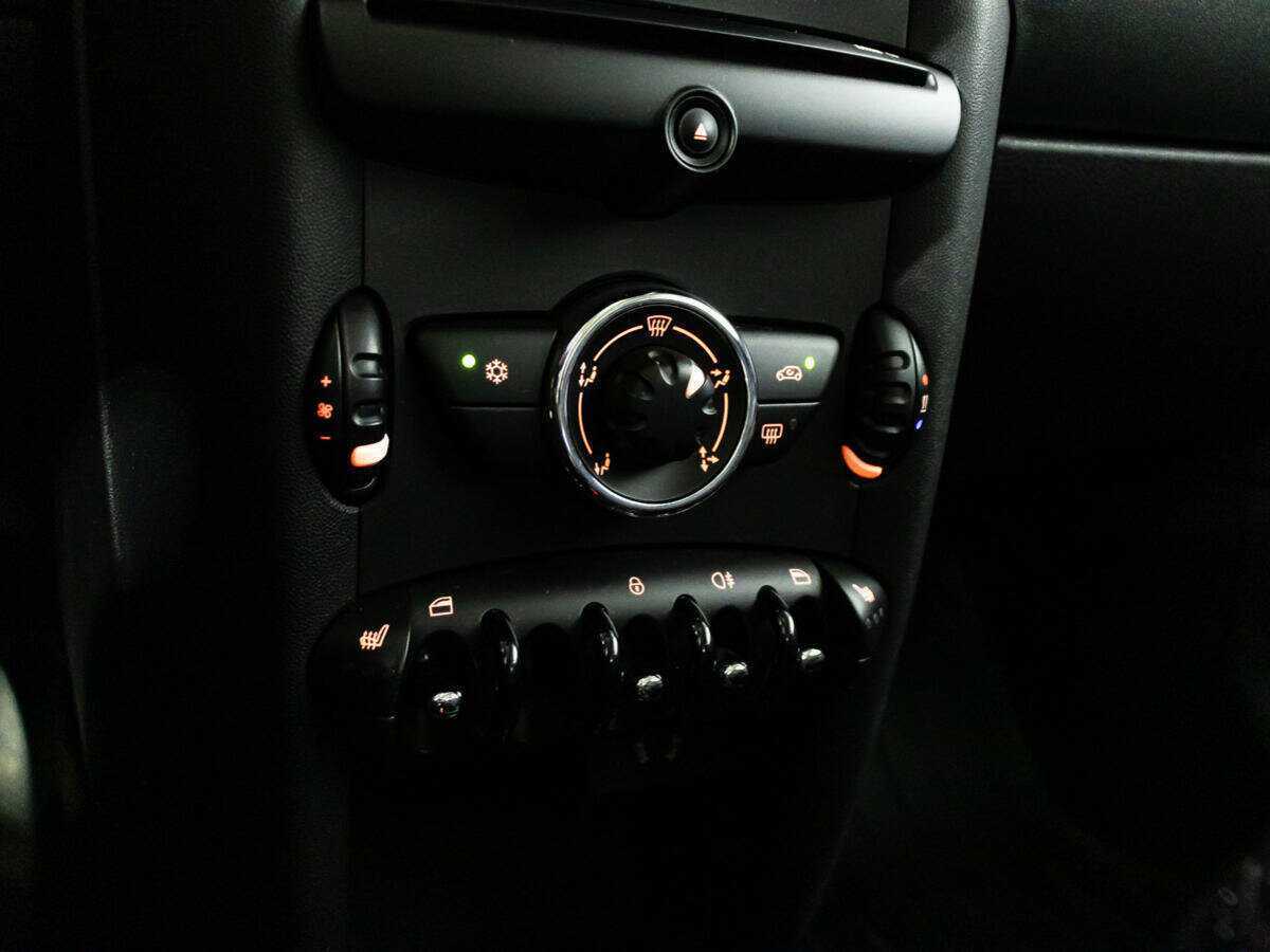 Купить Mini Hatch One, 2011, 180 106 км, фото №16