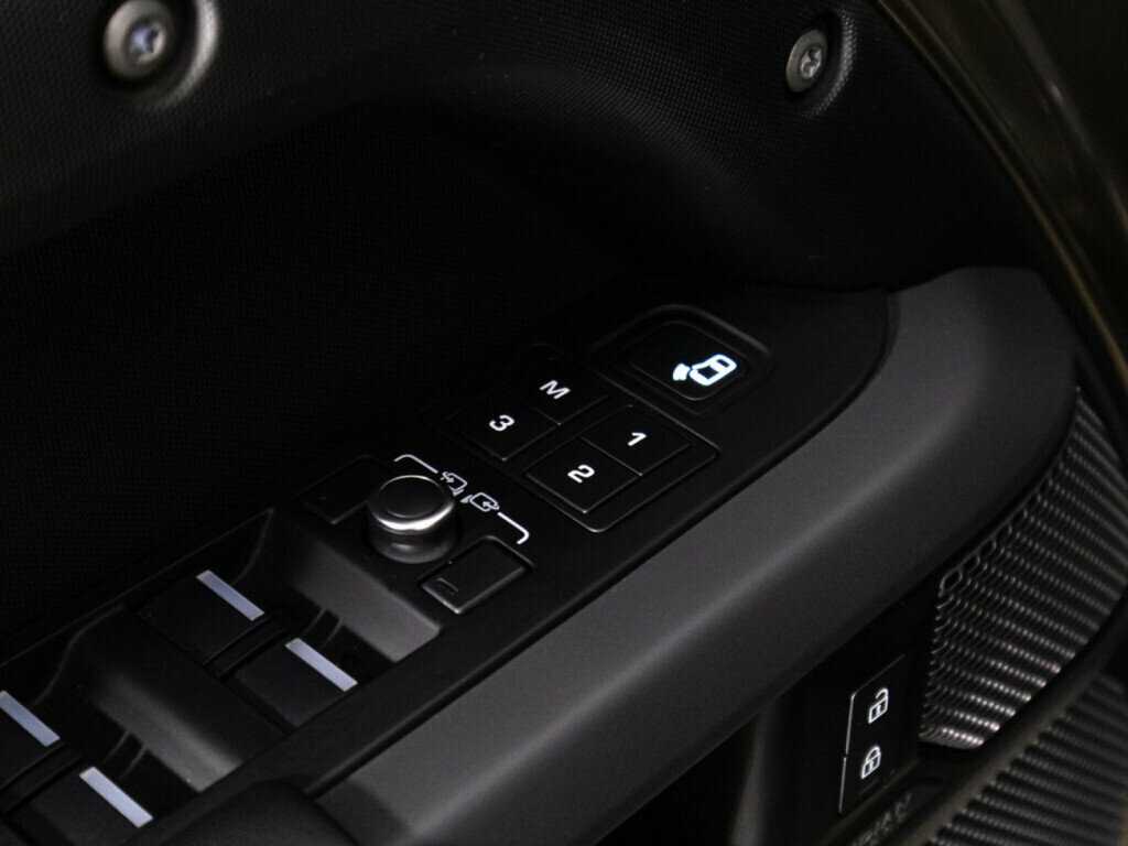 Купить Land Rover Defender 110, 2021, 76 500 км, фото №18