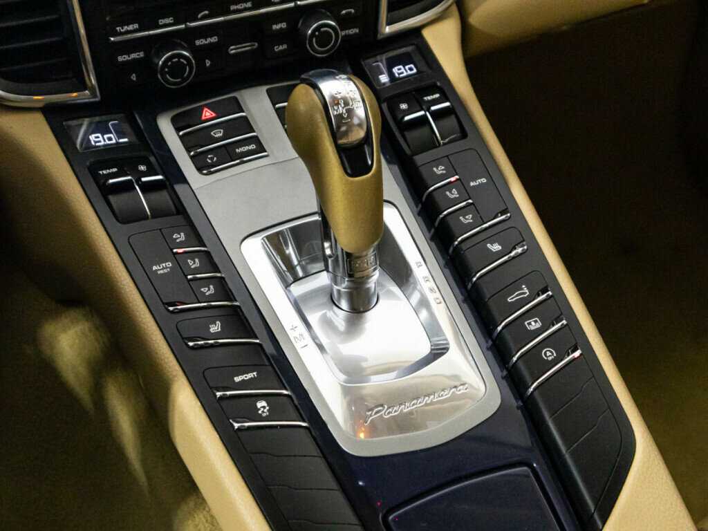 Купить Porsche Panamera 4, 2010, 166 804 км, фото №16