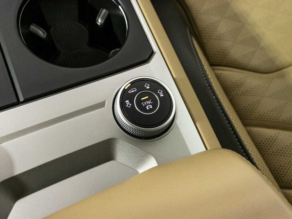 Купить Volkswagen Touareg, 2020, 92 975 км, фото №21