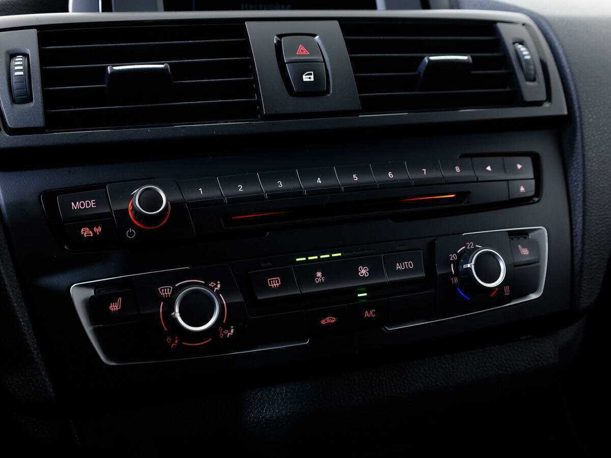 Купить BMW 1 серии 118i, 2011, 138 920 км, фото №16