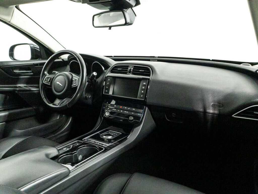 Купить Jaguar XE, 2017, 90 423 км, фото №9