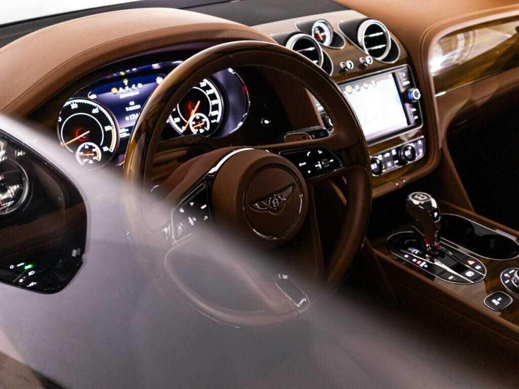 Купить Bentley Bentayga, 2019, 55 260 км, фото №34