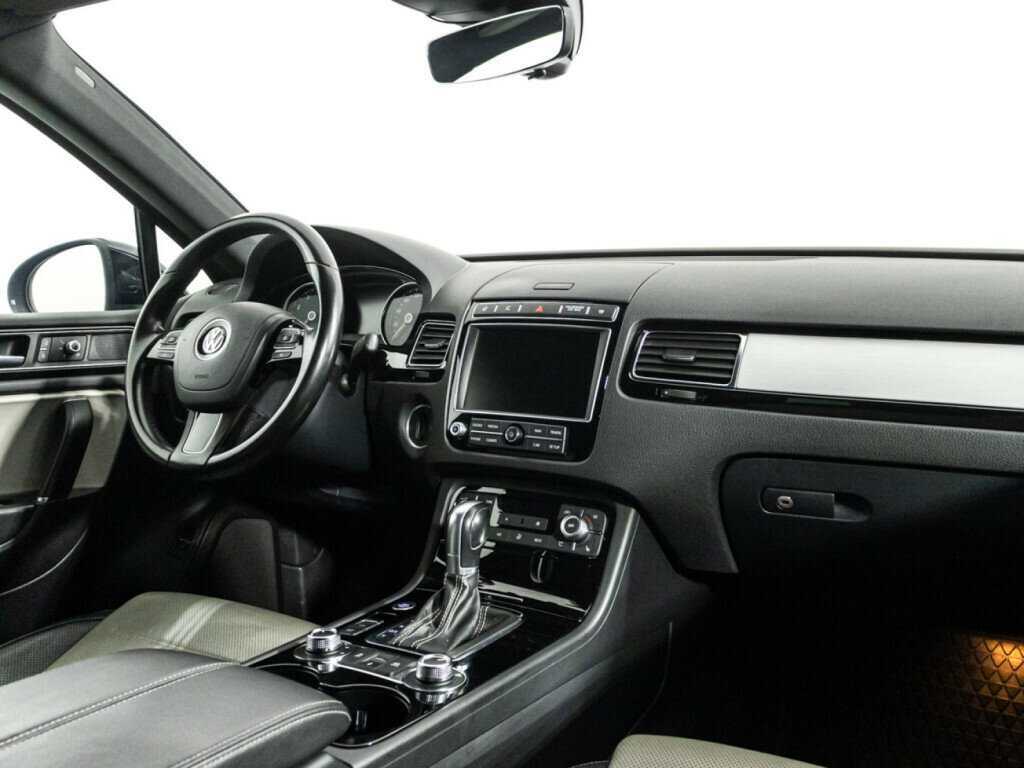Купить Volkswagen Touareg, 2017, 121 810 км, фото №9